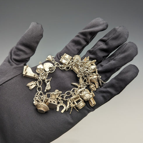 1983年 英国ヴィンテージ 純銀製 チャームブレスレット 53g