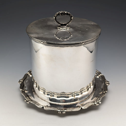 Circa 1909 British antique silver plated biscuit barrel Daniel & Arter
