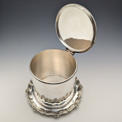 Circa 1909 British antique silver plated biscuit barrel Daniel & Arter