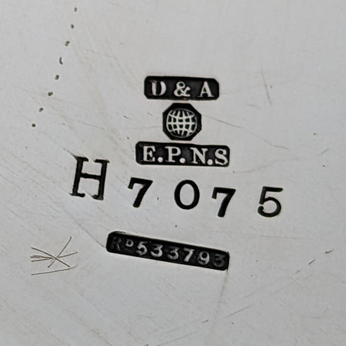 Circa 1909 British antique silver plated biscuit barrel Daniel & Arter