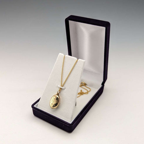 1987 British Vintage 9ct Gold Oval Locket Pendant Necklace