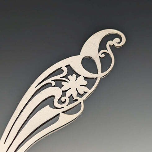 1911 British antique sterling silver serving spoon pair 104g Martin, Hall & Co