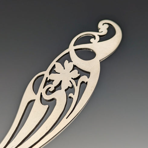 1911 British antique sterling silver serving spoon pair 104g Martin, Hall & Co