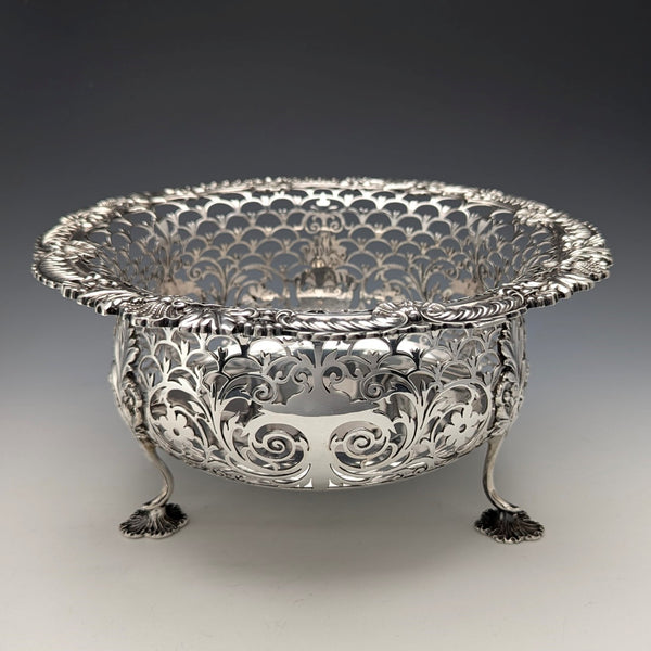 1906 British antique sterling silver footed centre bowl, 745g, Daniel & John Wellby
