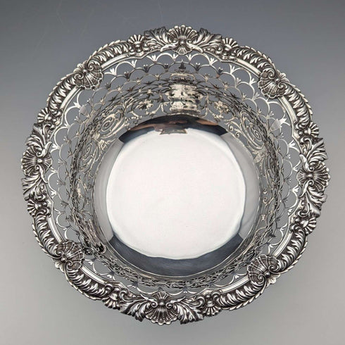 1906 British antique sterling silver footed centre bowl, 745g, Daniel & John Wellby
