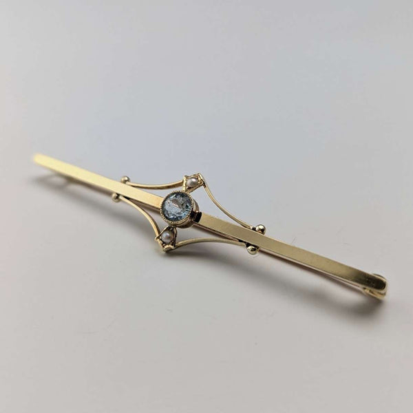 Antique 15ct gold brooch with blue stone and pearl in case