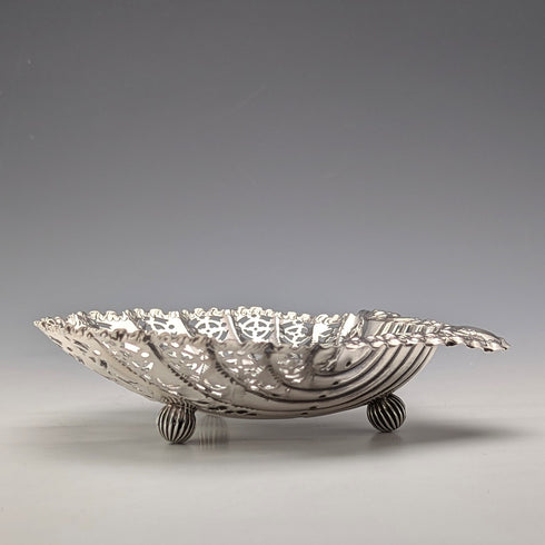 1895 British antique sterling silver shell-shaped footed dish, 88g, Atkin Brothers