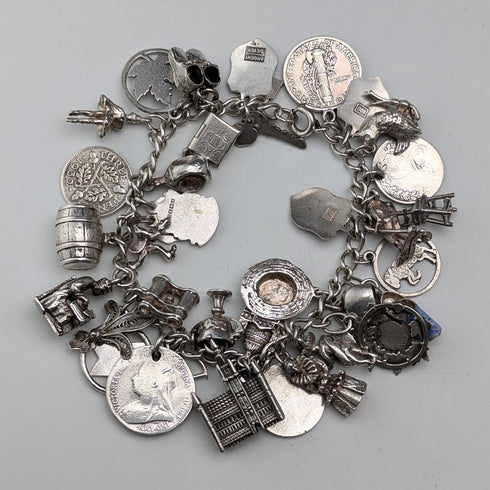 1970年代 英国ヴィンテージ 純銀製 チャームブレスレット 68g