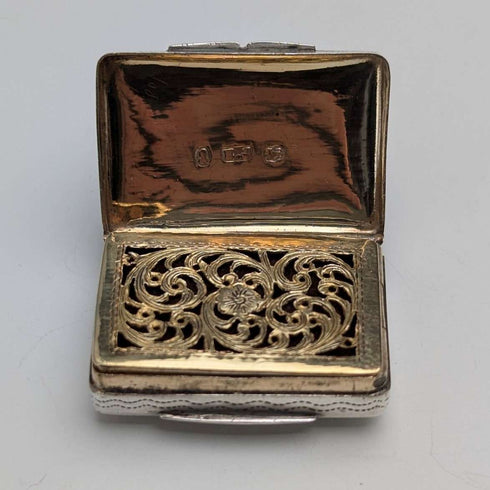 1834 British antique sterling silver vinaigrette with sponge by Edwin Jones