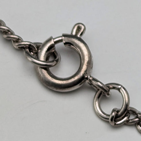 1977 British Vintage Sterling Silver Locket Pendant & Necklace JAC