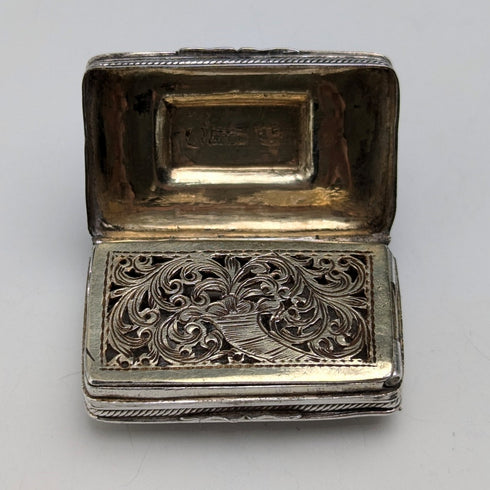 1822 British antique sterling silver vinaigrette by Thomas & William Simpson