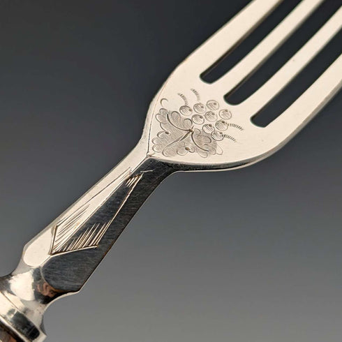 1890 British antique white mother-of-pearl handle dessert cutlery, 6 pairs, Mappin & Webb, with tray