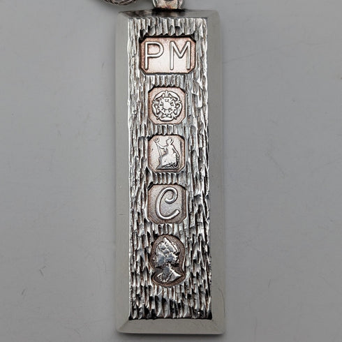 1977 年英國不列顛尼亞銀錠吊墜,1 金衡盎司,附純銀項鍊