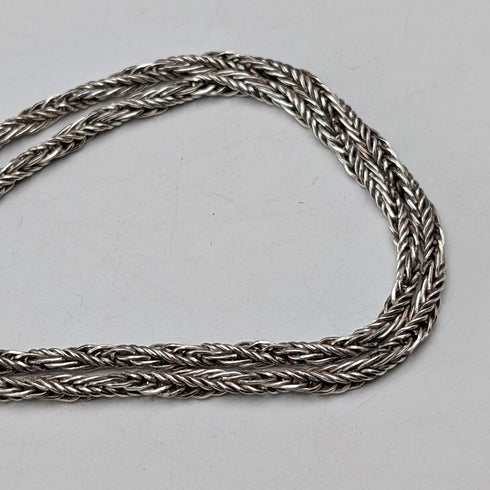 1977 年英國不列顛尼亞銀錠吊墜,1 金衡盎司,附純銀項鍊