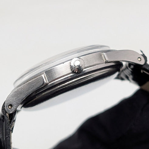 1945年 歐米茄 2421/1 男士用 自動上鍊腕錶 Cal28.10RA 黑色錶盤 35mm不鏽鋼錶殼 運作良好