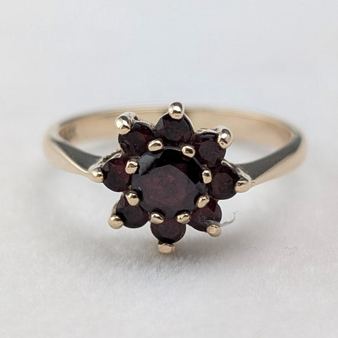 英國復古珠寶 9 克拉黃金和石榴石戒指 2.3 克(12 號)戒指