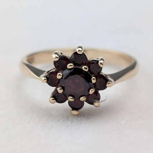 British Vintage Jewelry 9ct Gold & Garnet Ring 2.3g (Size 12)