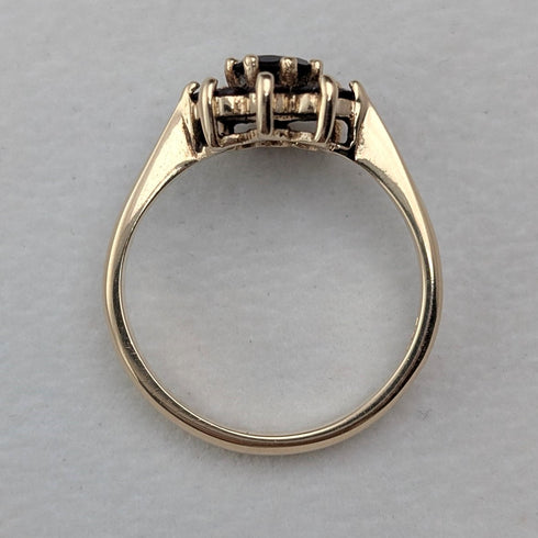 英國復古珠寶 9 克拉黃金和石榴石戒指 2.3 克(12 號)戒指