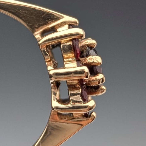 British Vintage Jewelry 9ct Gold & Garnet Ring 2.3g (Size 12)