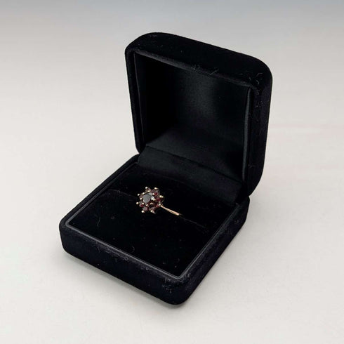 British Vintage Jewelry 9ct Gold & Garnet Ring 2.3g (Size 12)