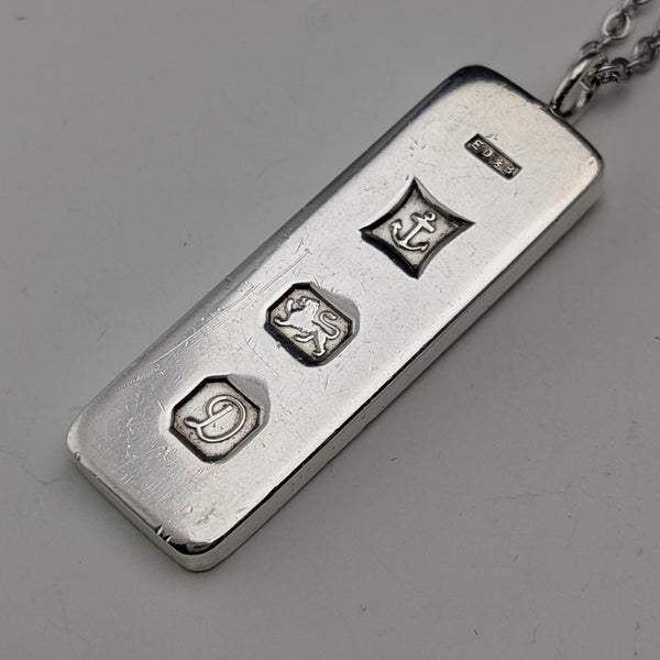 1978 British sterling silver ingot pendant, 16g, with necklace