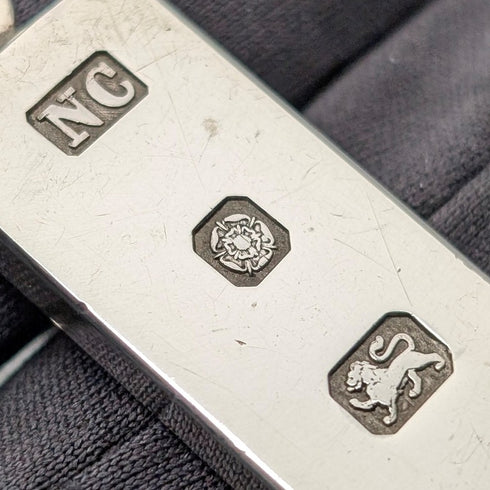 1977 British sterling silver jubilee ingot pendant 17g with necklace