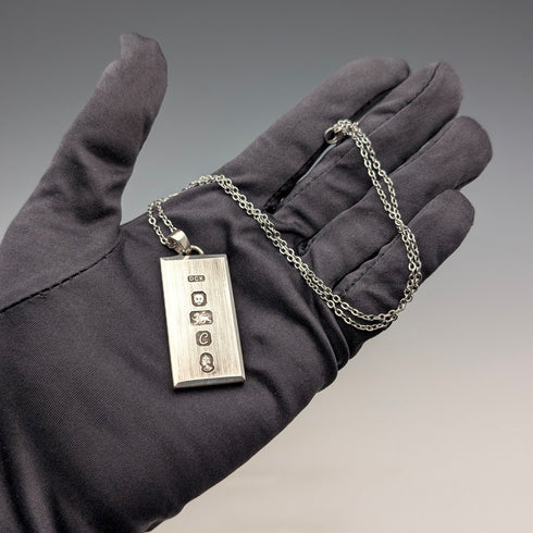 1977年 英国 純銀製 ジュビリーインゴットペンダント 35g ネックレス付