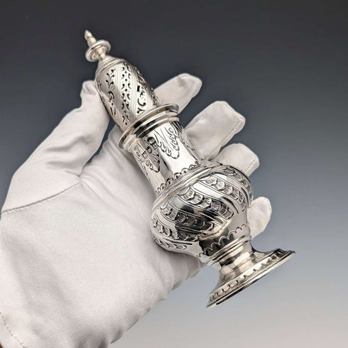 1910 British antique sterling silver sugar shaker 151g Robert Stewart