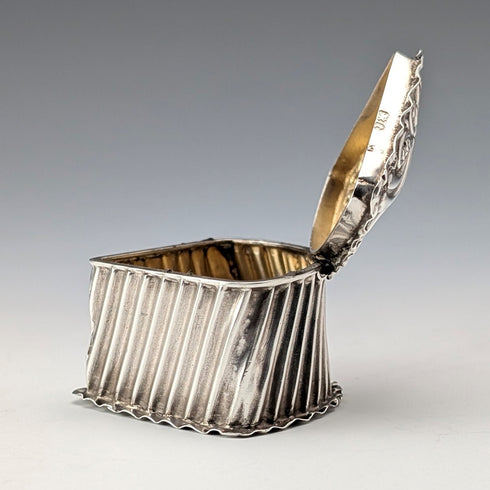 1893年 英国アンティーク 純銀製 扇形ボックス 14g Joseph Whitten