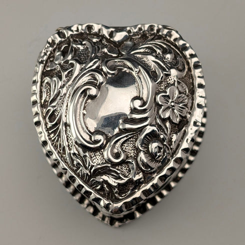 1892 年英國古董純銀心型盒 25 克