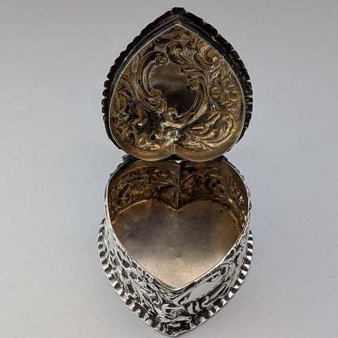 1892 年英國古董純銀心型盒 25 克