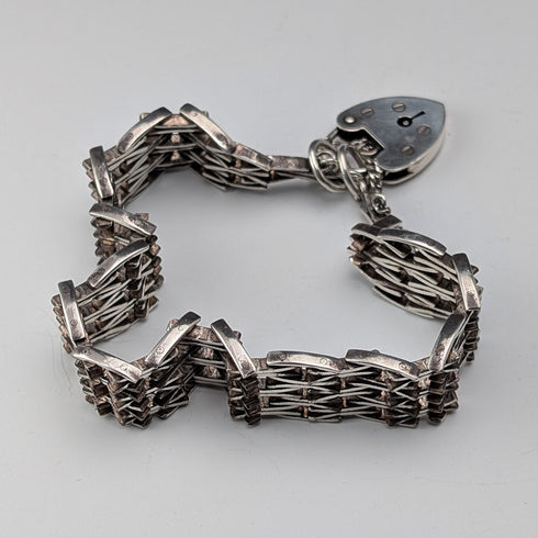 1976 British Vintage Sterling Silver Gate Style Bracelet 27g LC