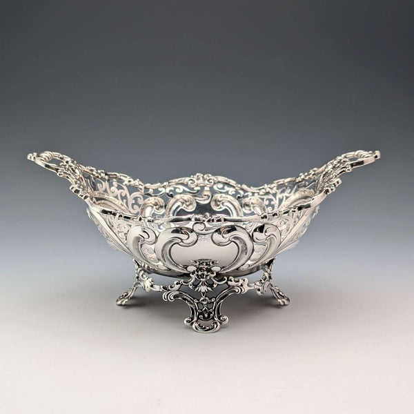 Circa 1900 American antique sterling silver dish with legs, 205g, Black Starr & Frost