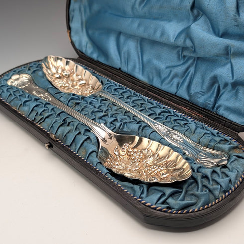 19世紀後半 英国アンティーク シルバープレート製 ベリースプーン ペア Walker&Hall ケース入