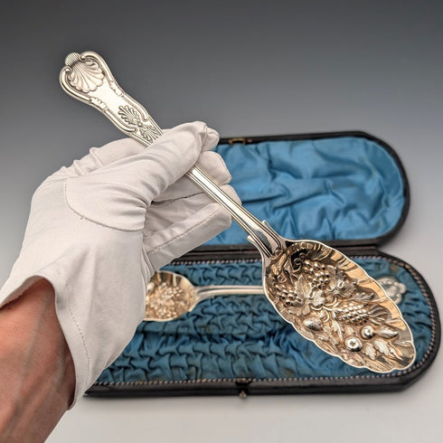 19世紀後半 英国アンティーク シルバープレート製 ベリースプーン ペア Walker&Hall ケース入