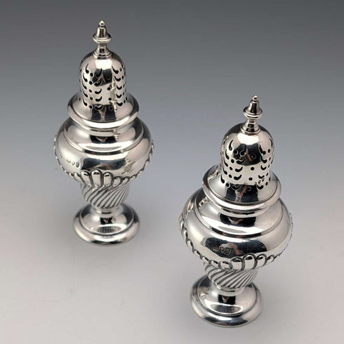 1892 British antique sterling silver sugar shaker pair, 145g total, Possibly Sibray Hall & Co, case included