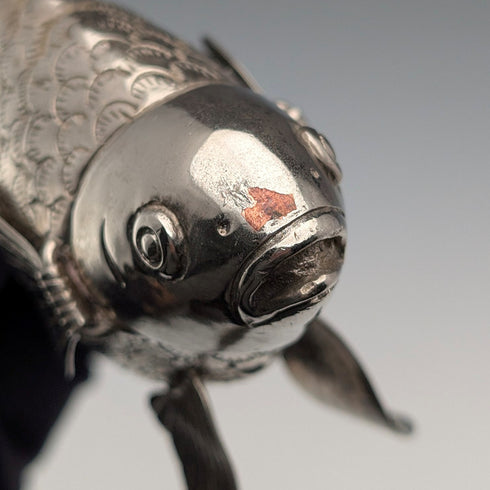 復古鍍銀魚雕像