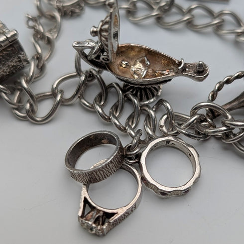 1979年 英国ヴィンテージ 純銀製 チャームブレスレット 33g