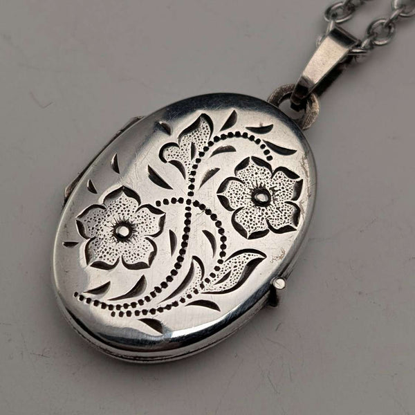 Vintage Sterling Silver Oval Locket Pendant with Necklace