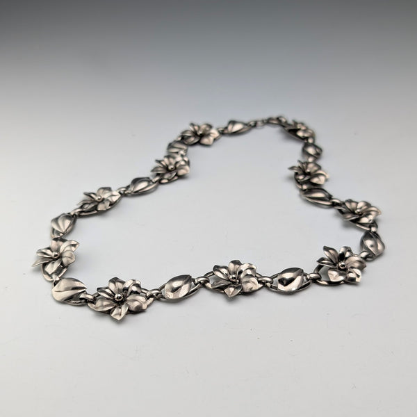 American vintage sterling silver flower design necklace 32g HSB