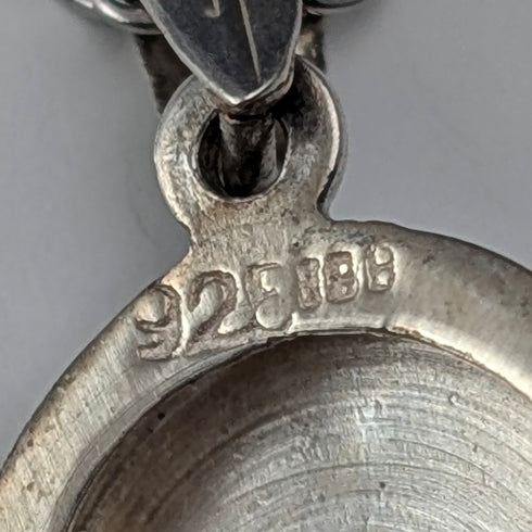 ヴィンテージ 純銀製 オーバル型ロケットペンダント 2.7g ネックレス付き