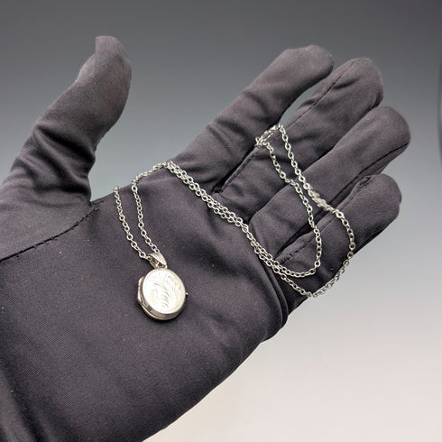 ヴィンテージ 純銀製 オーバル型ロケットペンダント 2.7g ネックレス付き