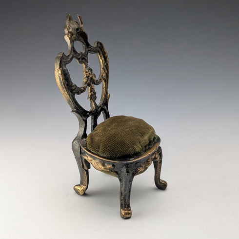 1920 年代黃銅椅懷錶架卡其色床單