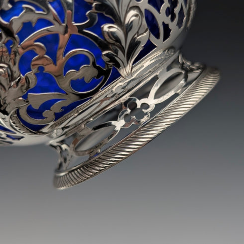 1856年 英国アンティーク 純銀製ピアス装飾ボウル 165g コバルトガラスライナー A B Savory&Sons