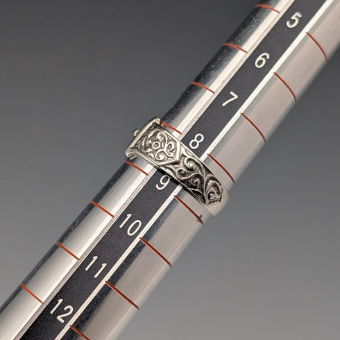 British vintage Victorian design sterling silver ring (size 8-9)