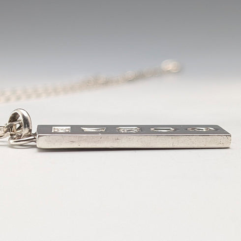 1977 British sterling silver jubilee ingot pendant and sterling silver chain, total weight 22g, WJ Co.