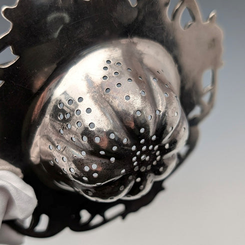 米国アンティーク 純銀製ティーストレーナー フローラル装飾