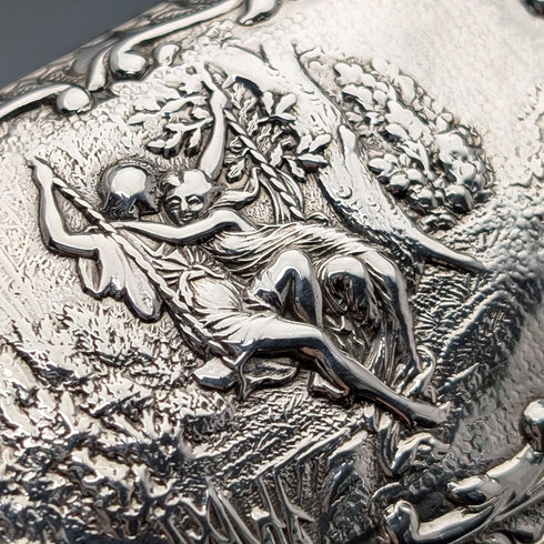 1899 年英國古董純銀煙盒,精美浮雕裝飾,102 克,亨利馬修斯