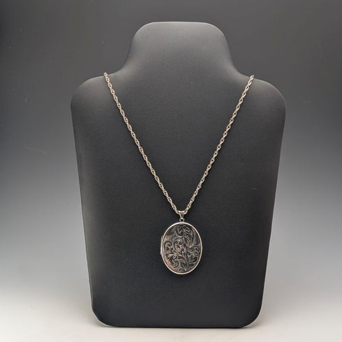 1975 年英國復古純銀大號盒式吊墜配純銀項鍊,共重 29.5 克,盒裝,Nathan Brothers