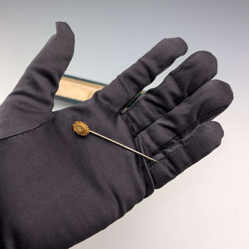 Antique British 15ct gold pin brooch in case